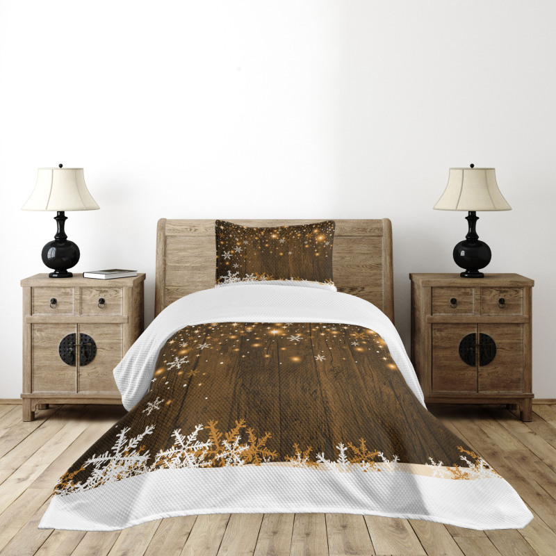 Wood and Snowflakes Bedspread Set