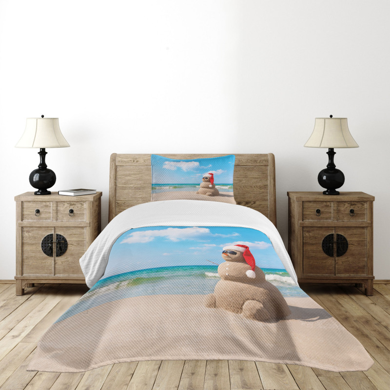 Sandman with Santa Hat Bedspread Set