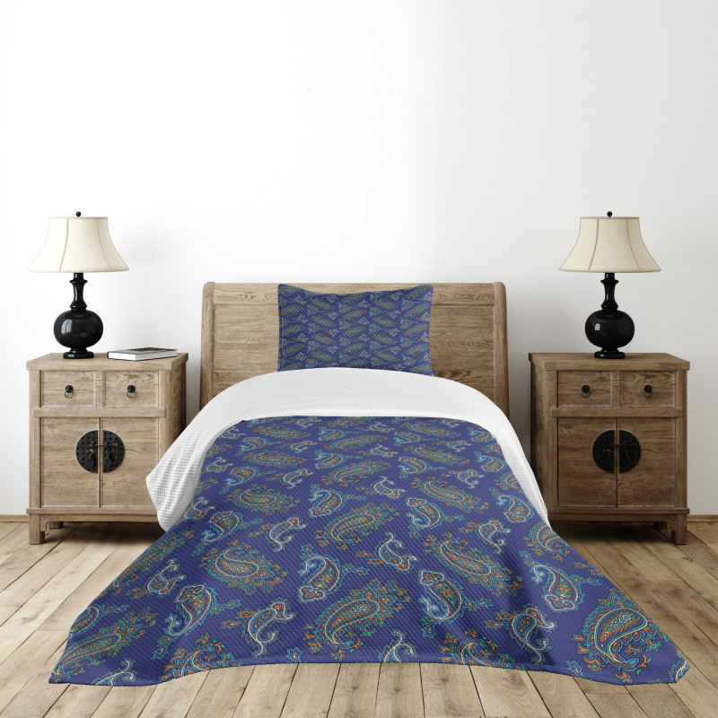 Droplet Motif Bedspread Set