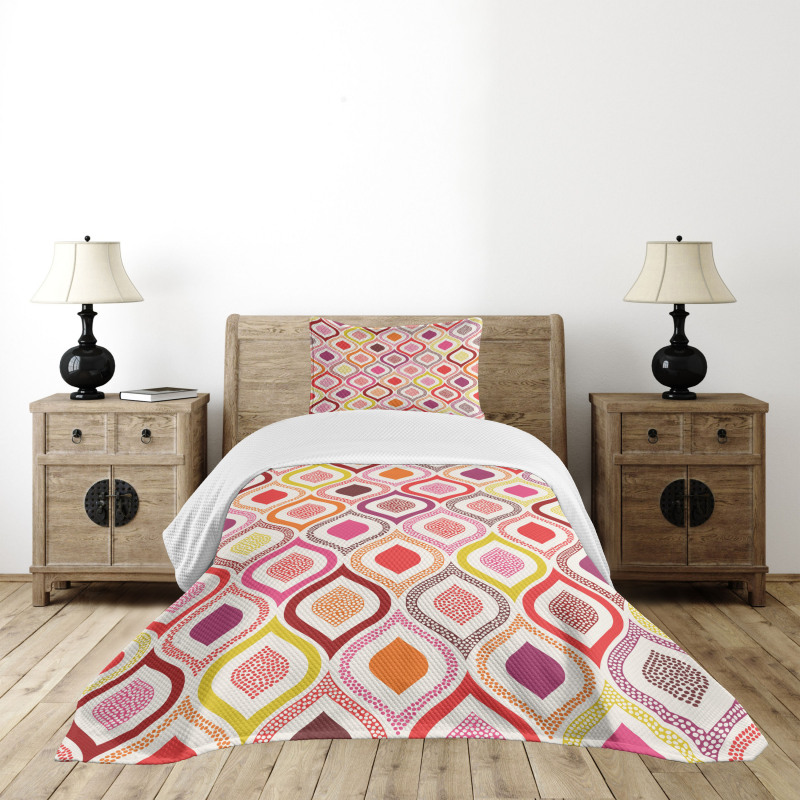 Dots with Doodle Bedspread Set