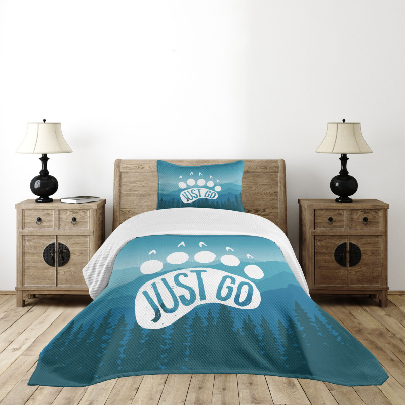 Mountains Graphic Bedspread Set