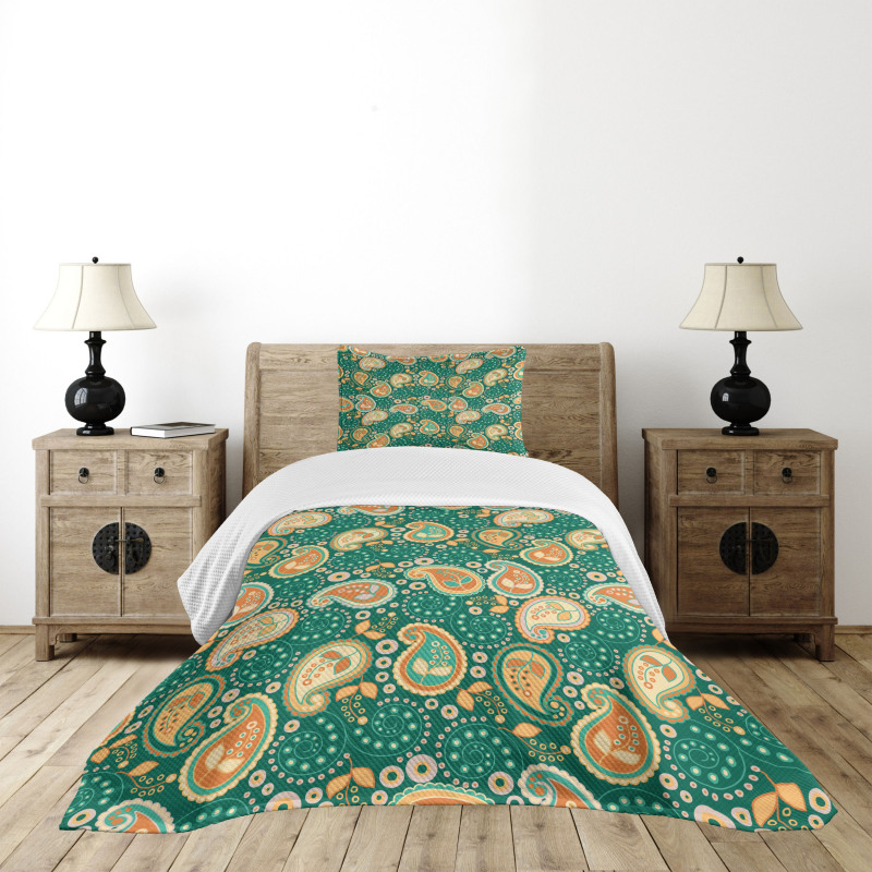 Folkloric Paisley Flowers Bedspread Set