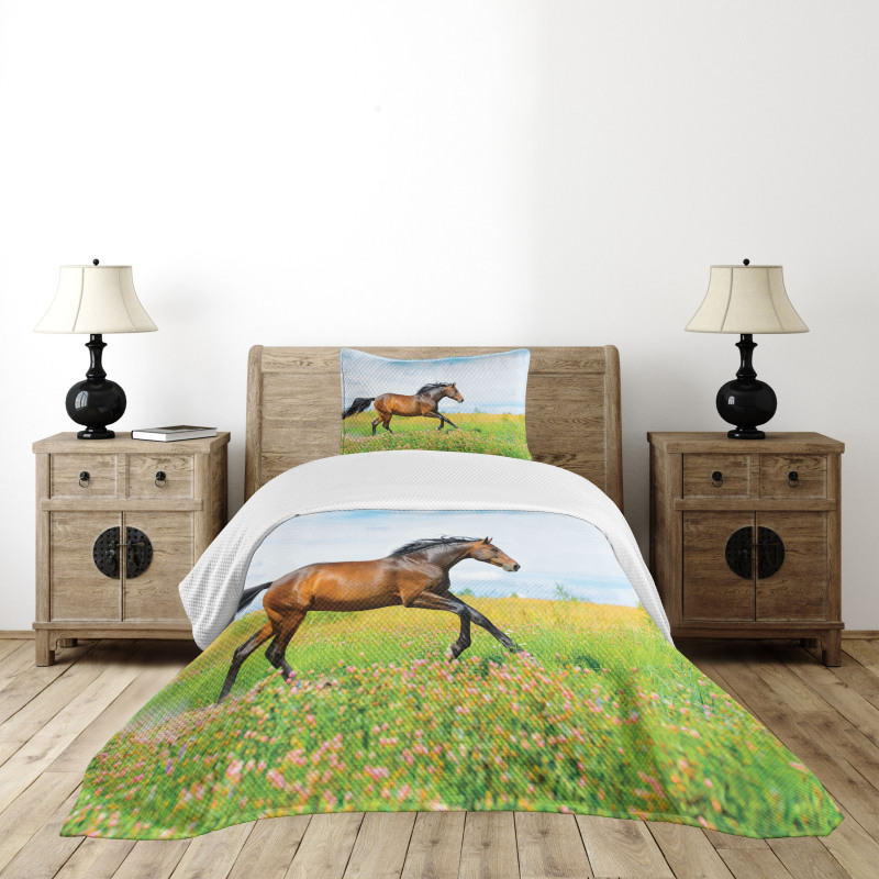 Horse Rural Flowers Bedspread Set