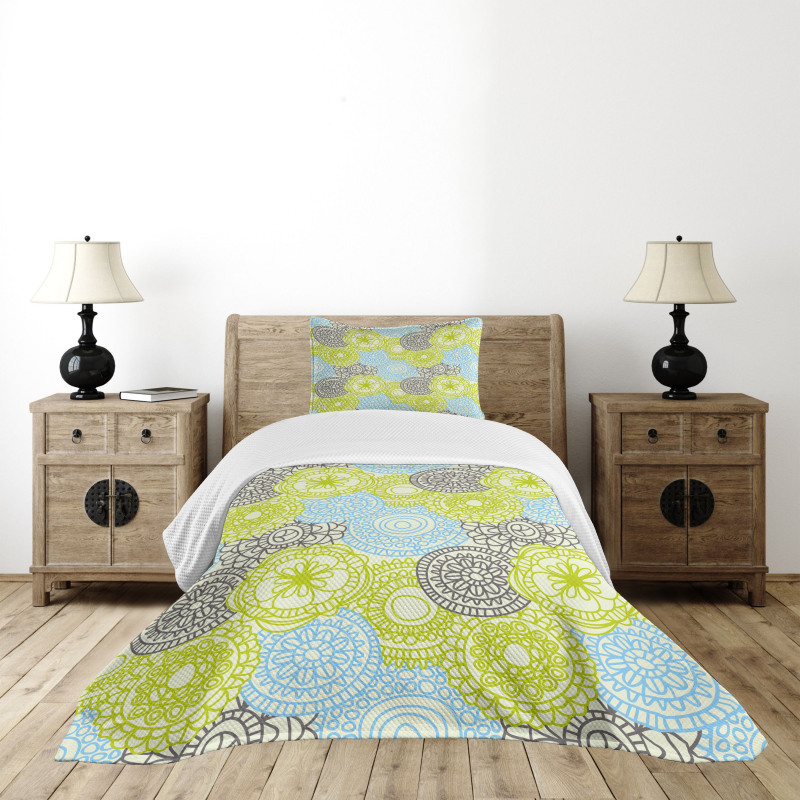 Pastel Folk Style Flower Bedspread Set