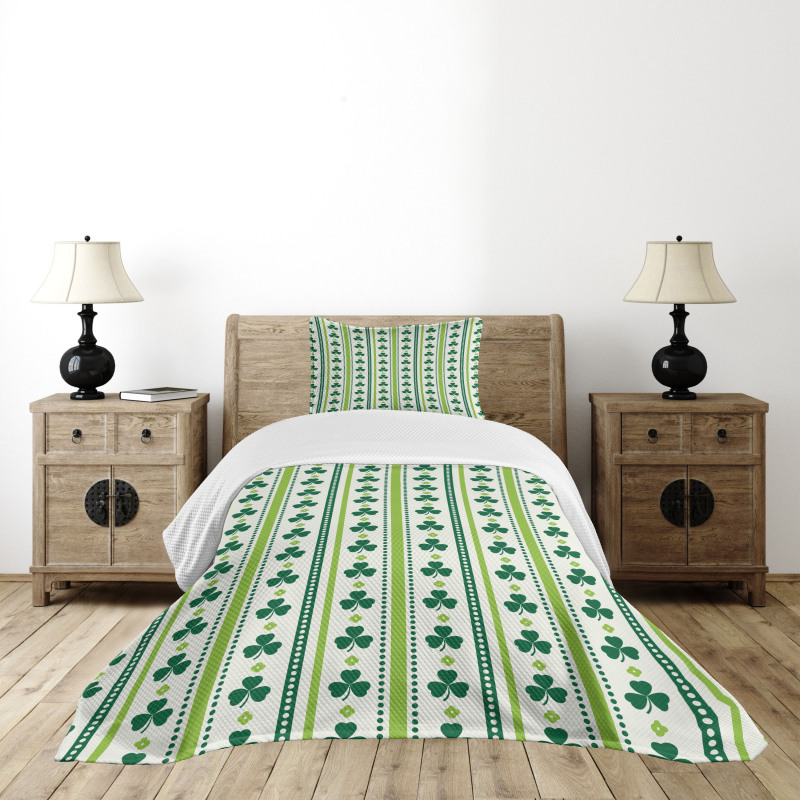 Irish Clovers Lines Dots Bedspread Set