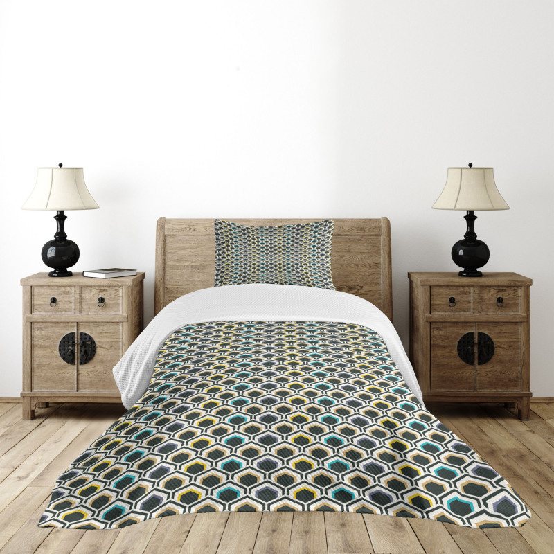 Hexagonal Overlapping Bedspread Set