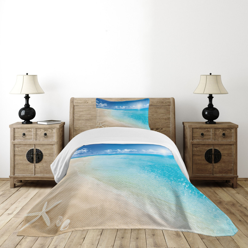 Sunny Seashore and Shells Bedspread Set