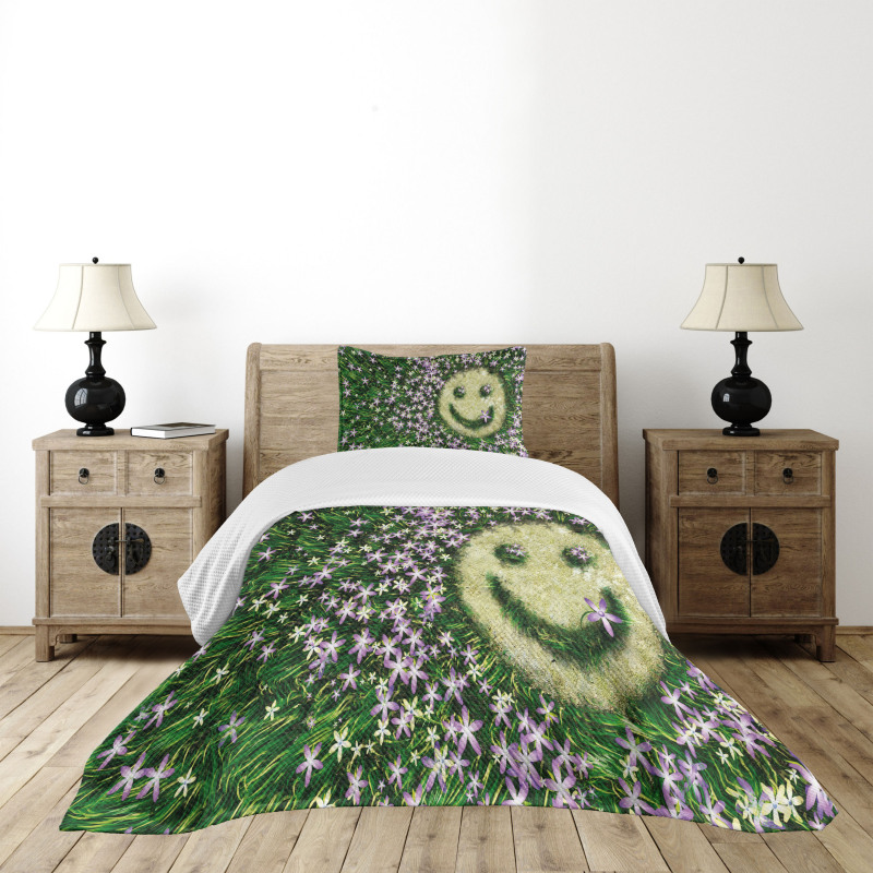 Smiley Emoticon on Grass Bedspread Set