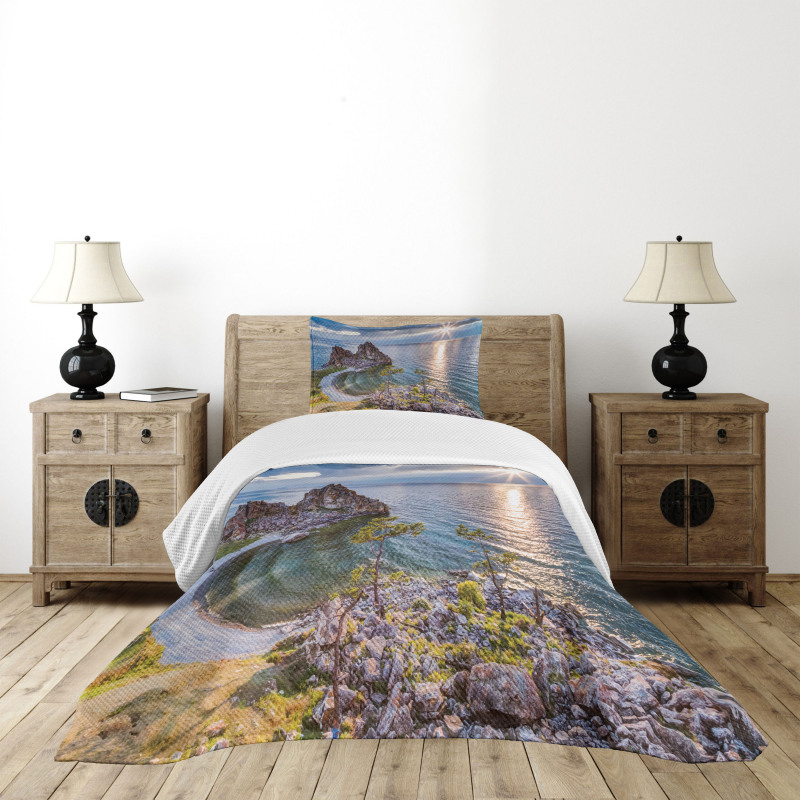 Shaman Rock Russia Bedspread Set