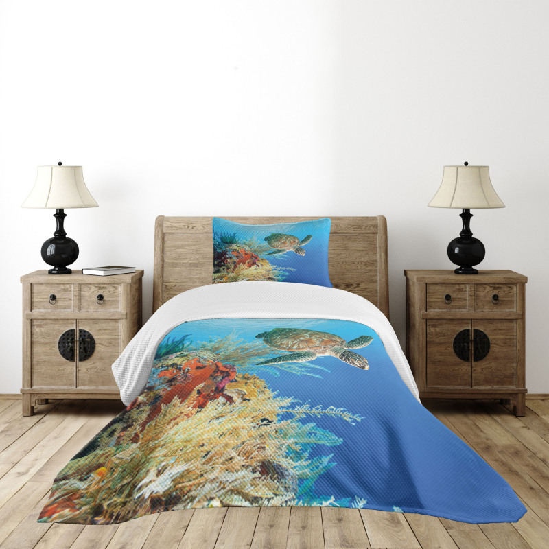 Exotic Turtle Coral Bedspread Set