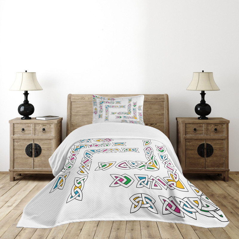 Gaelic Ornament Patterns Bedspread Set