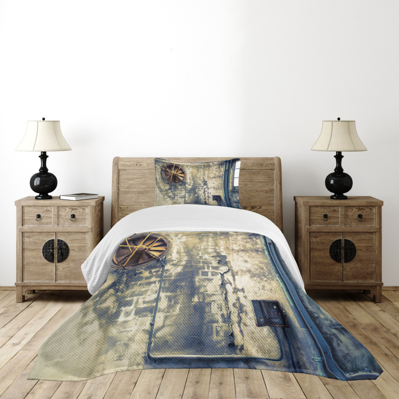 Wrecked Wall Bedspread Set