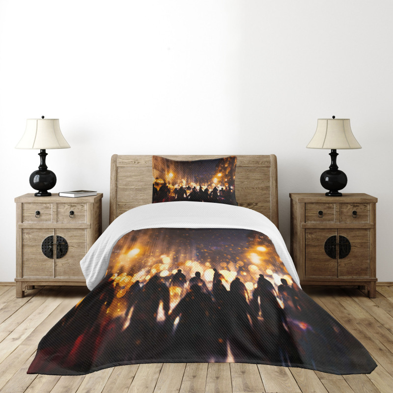 Burning Town Chaos Bedspread Set