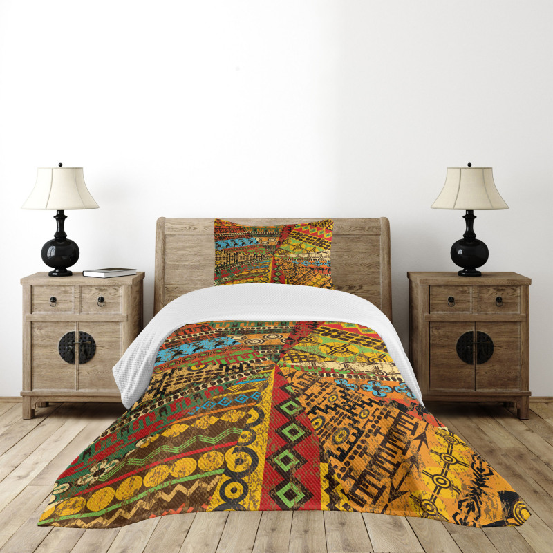 Grunge Motifs Bedspread Set