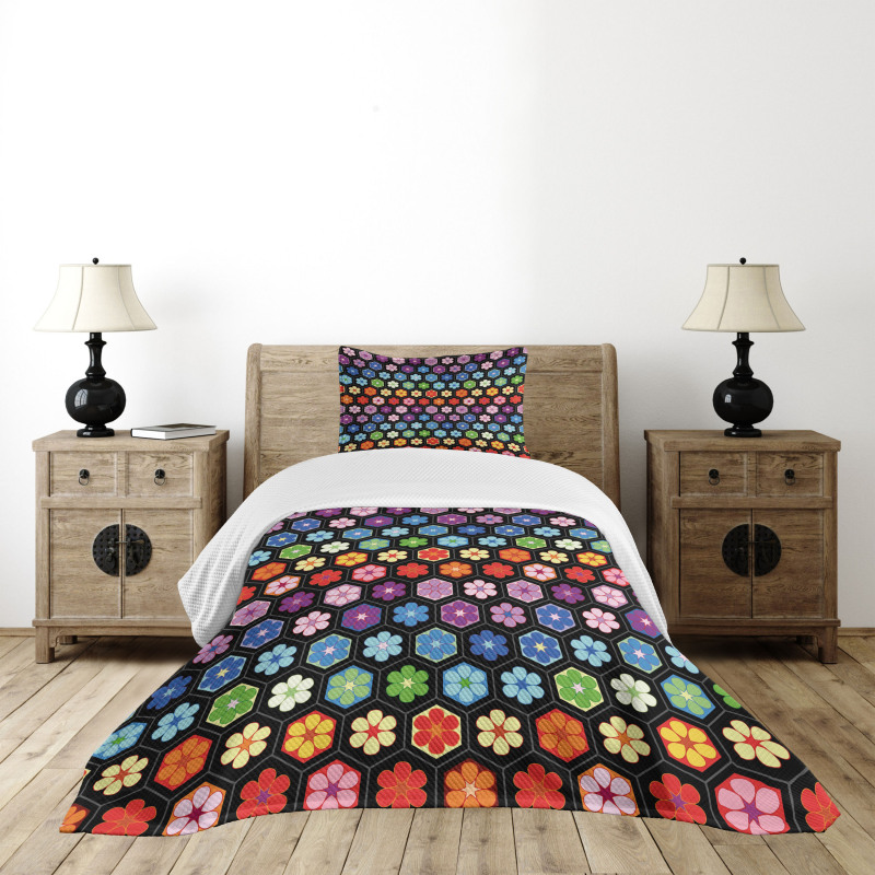 Colorful Daisy Blooms Bedspread Set