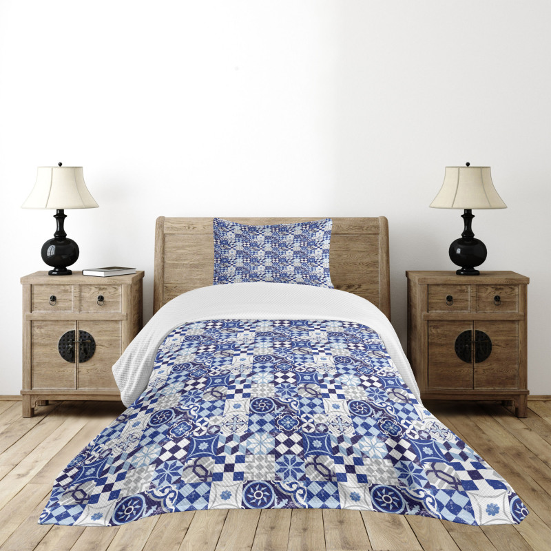 Traditional Vintage Mosaic Bedspread Set