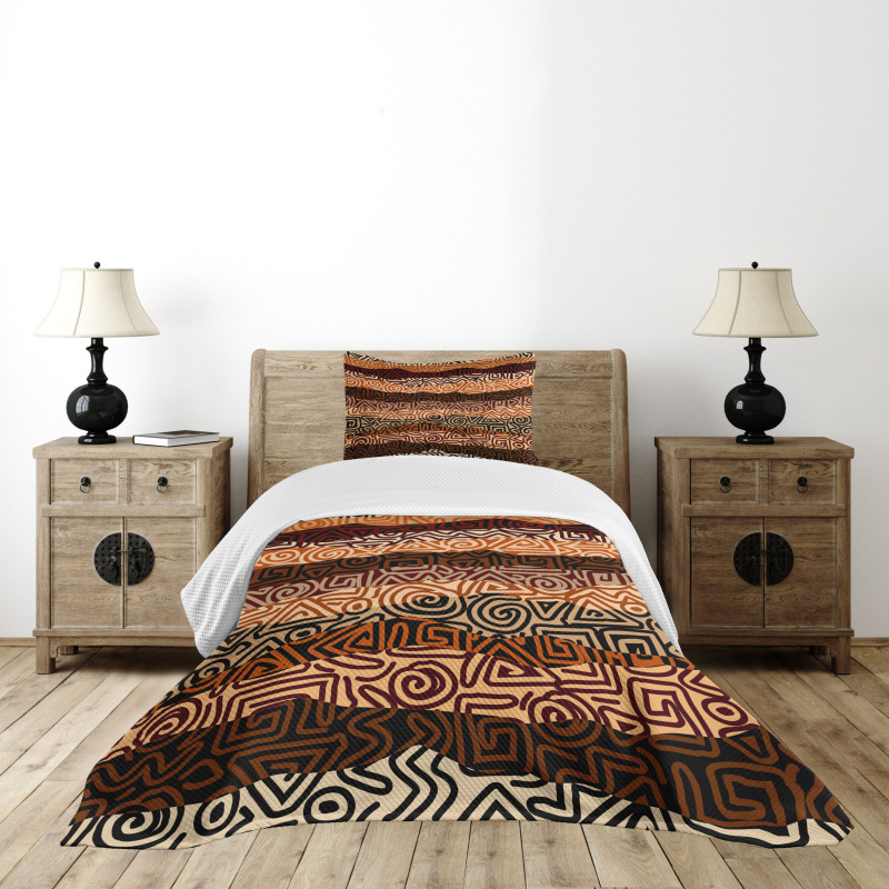 Strikes Pattern Bedspread Set