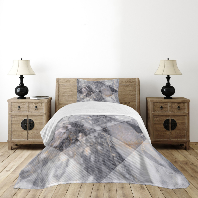 Geometric Grunge Facet Bedspread Set