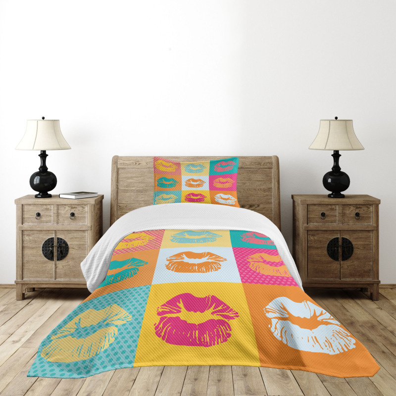 Fashion Kiss Love Design Bedspread Set