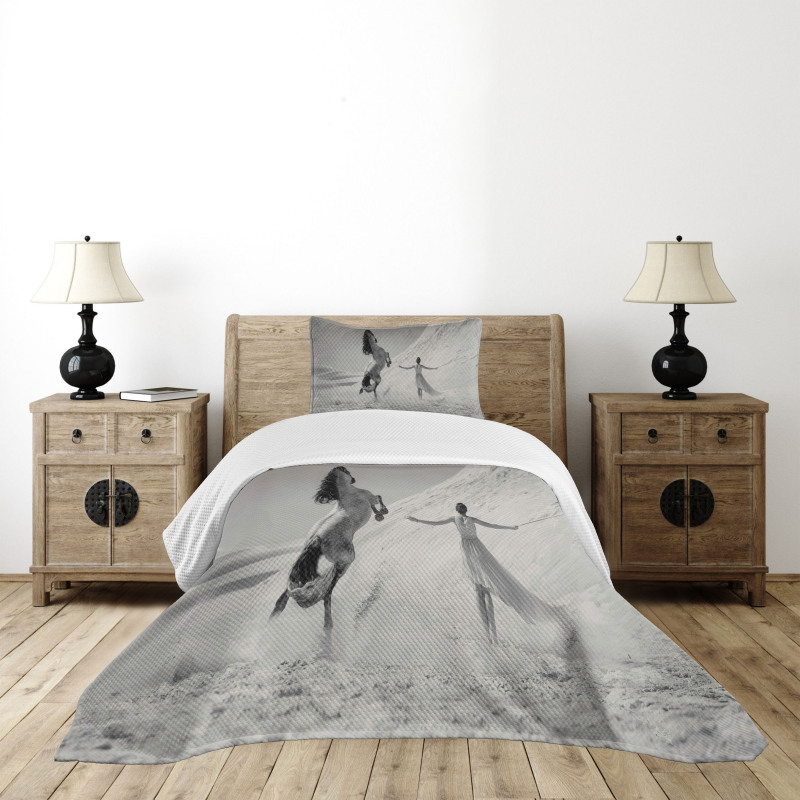 Horse and Lady Bedspread Set