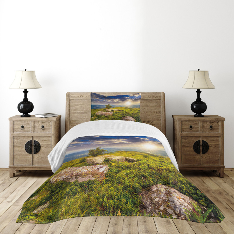 3 Behind Boulders Bedspread Set