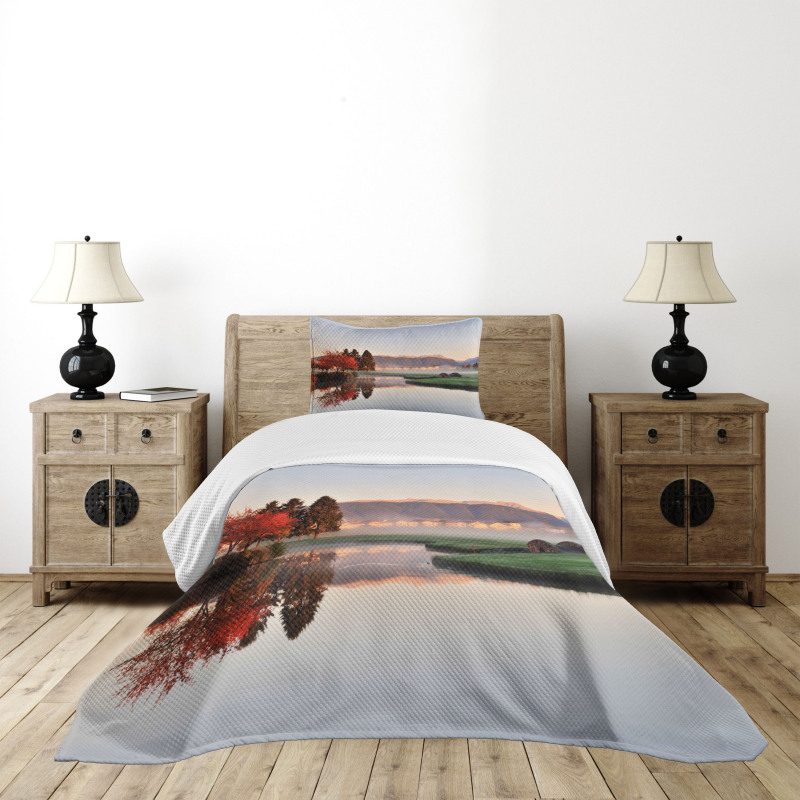 Idyllic Countryside View Bedspread Set