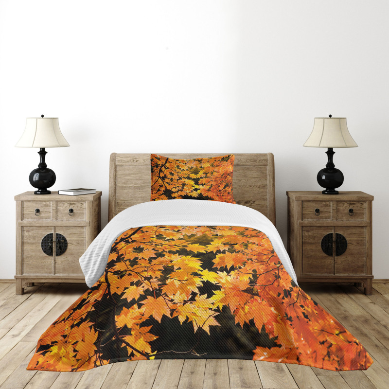 Vivid Autumn Maple Leaves Bedspread Set