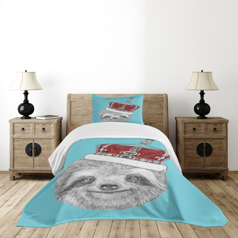 Sloth with Imperial Crown Bedspread Set