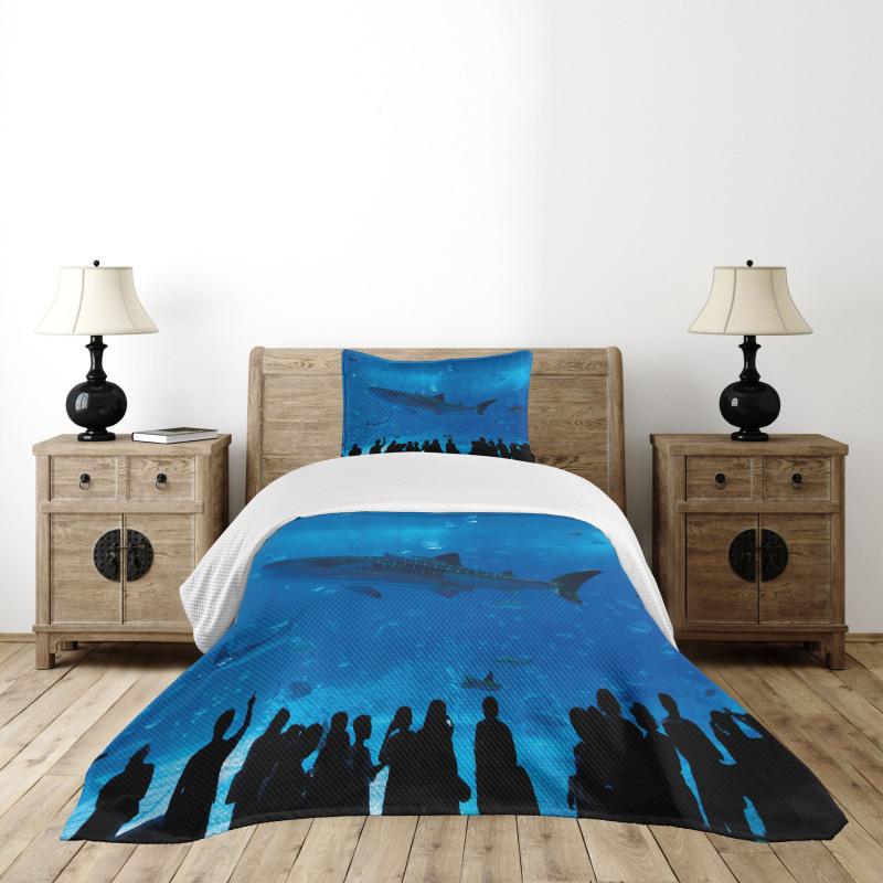 Aquarium Park and People Bedspread Set