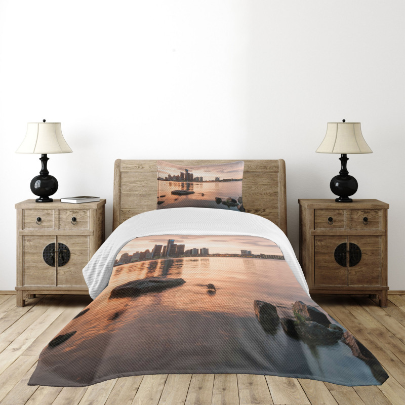 Idyllic Sunset View Bedspread Set