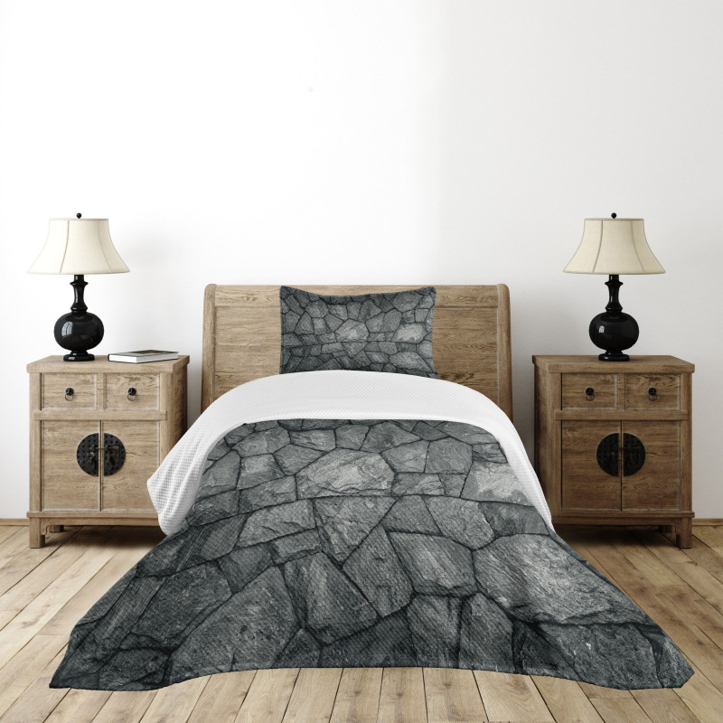 Stone Wall Rough Rusty Bedspread Set