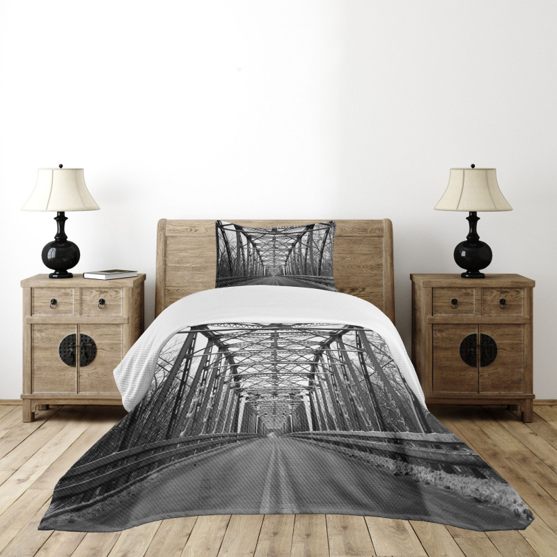 Modern Bridge Bedspread Set