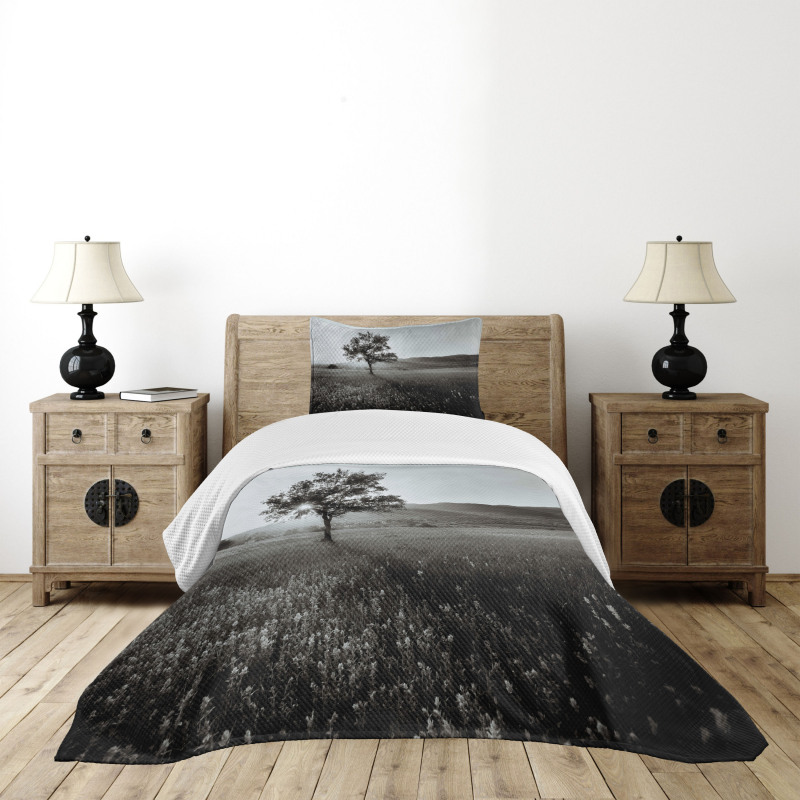 Lonely Tree Bedspread Set