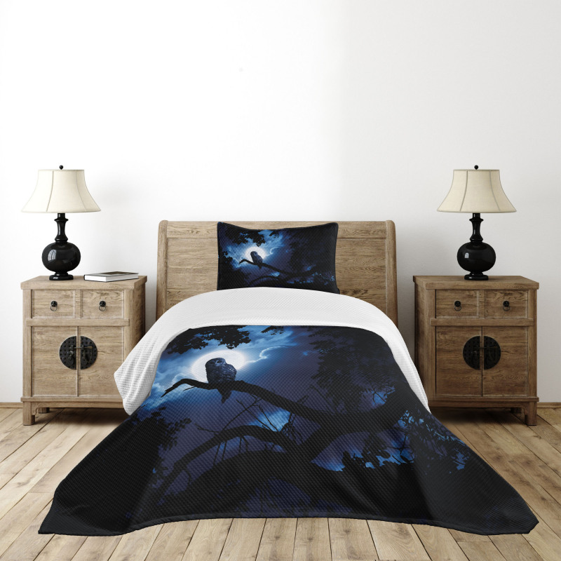 Quite Woodland Full Moon Bedspread Set