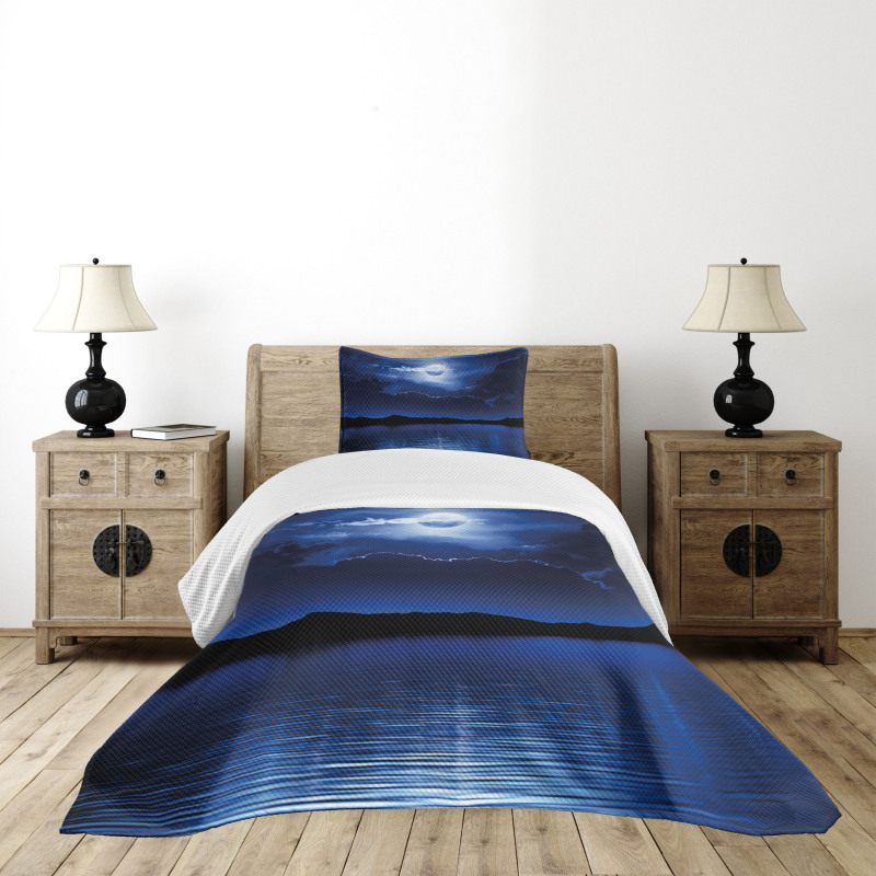 Fantasy Moon Calm Water Bedspread Set