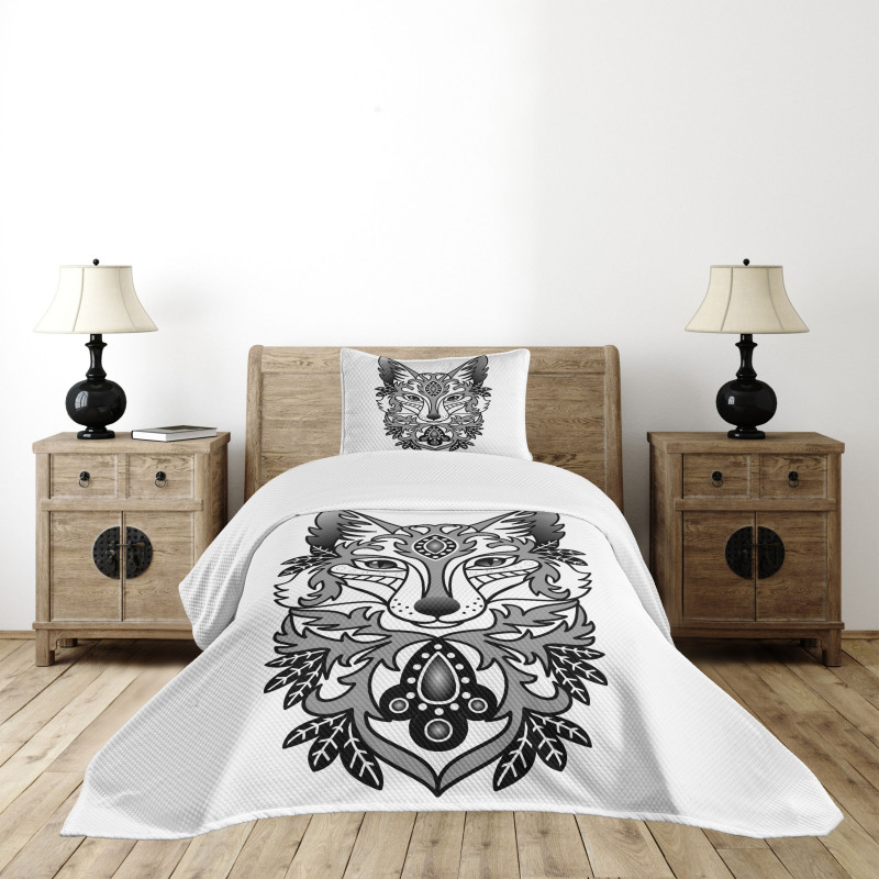 Ornamental Fox Face Curves Bedspread Set