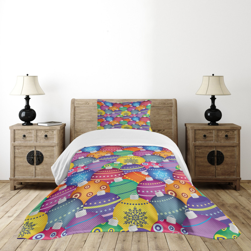 Colorful Xmas Balls Bedspread Set