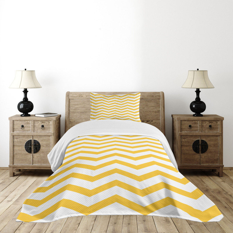 Wavy Horizontal Art Bedspread Set