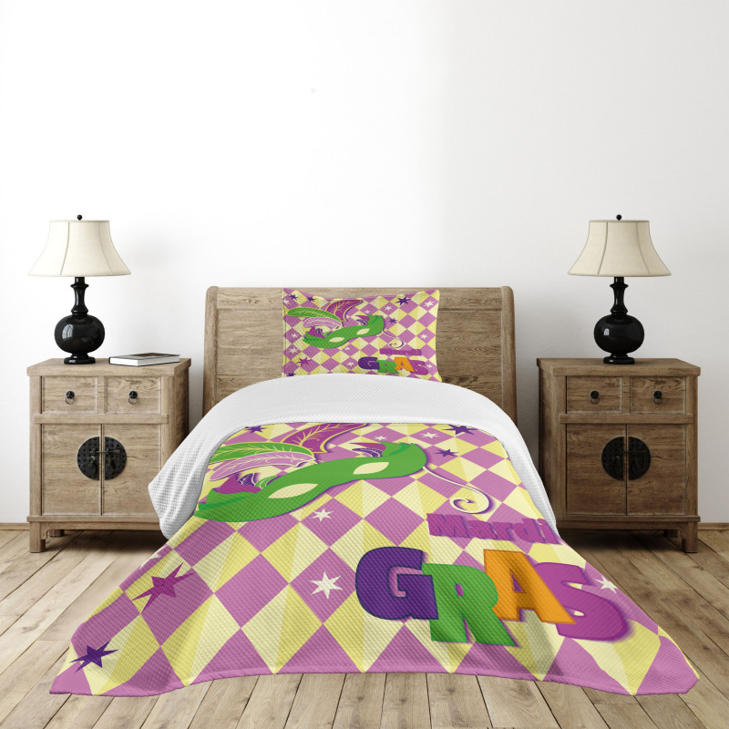 Stars Graphic Mask Bedspread Set