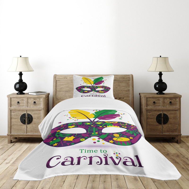 Time to Carnival Bedspread Set