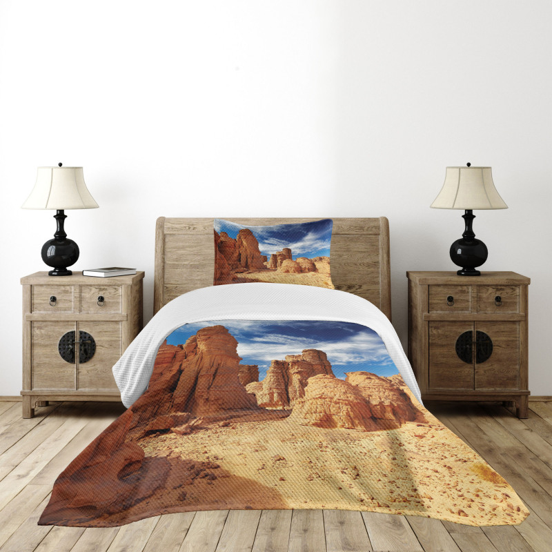Bizarre Sandstone Cliffs Bedspread Set