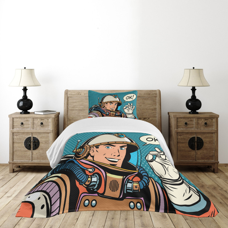 Space Man Gesturing Bedspread Set