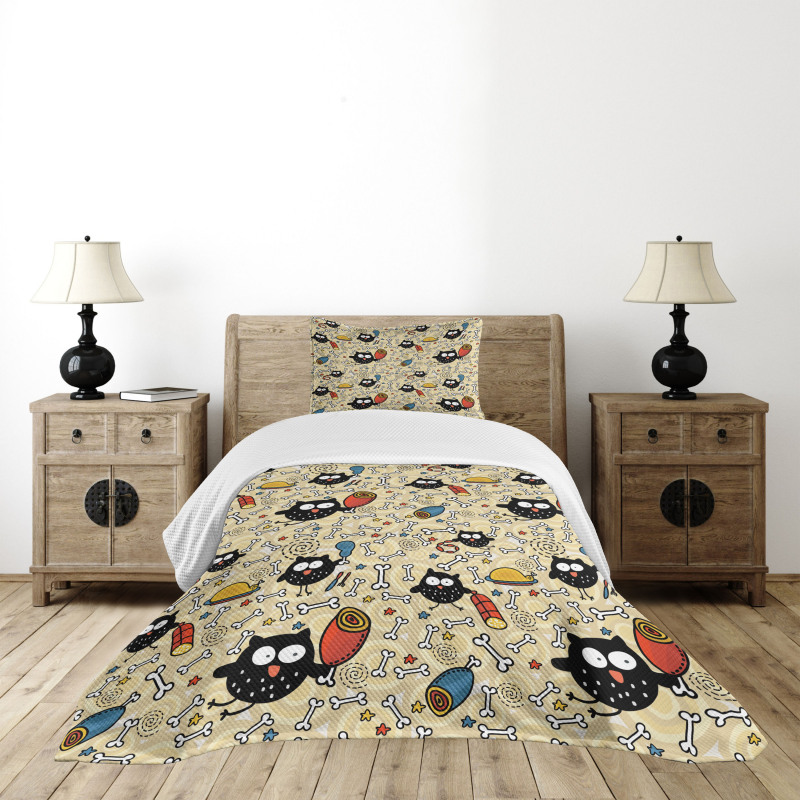 Hungry Owls Eating Bedspread Set