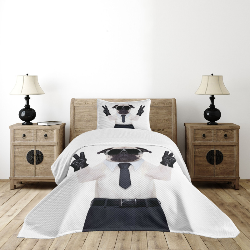 Looking Dog Glasses Bedspread Set