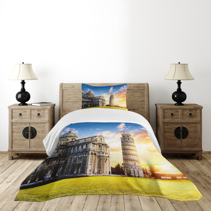 Place of Miracoli Complex Bedspread Set