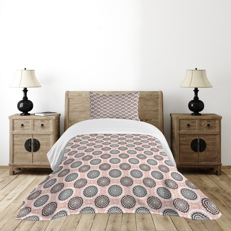 Abstract Soft Circles Bedspread Set
