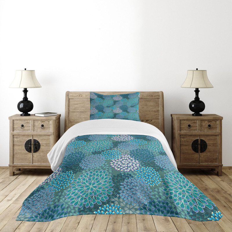 Clove Petals Vibrant Bedspread Set