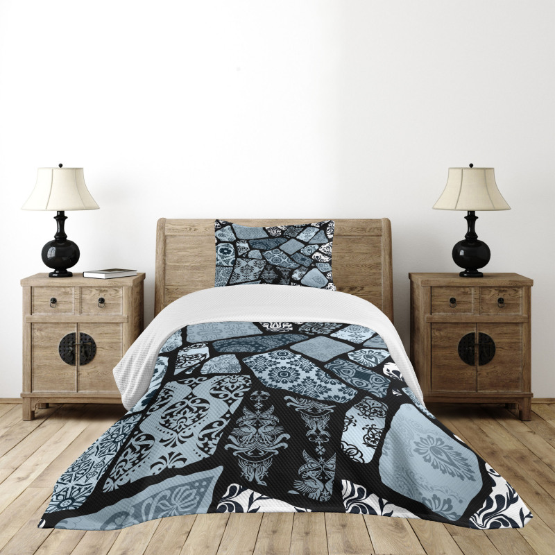 Modern Geometric Shapes Bedspread Set