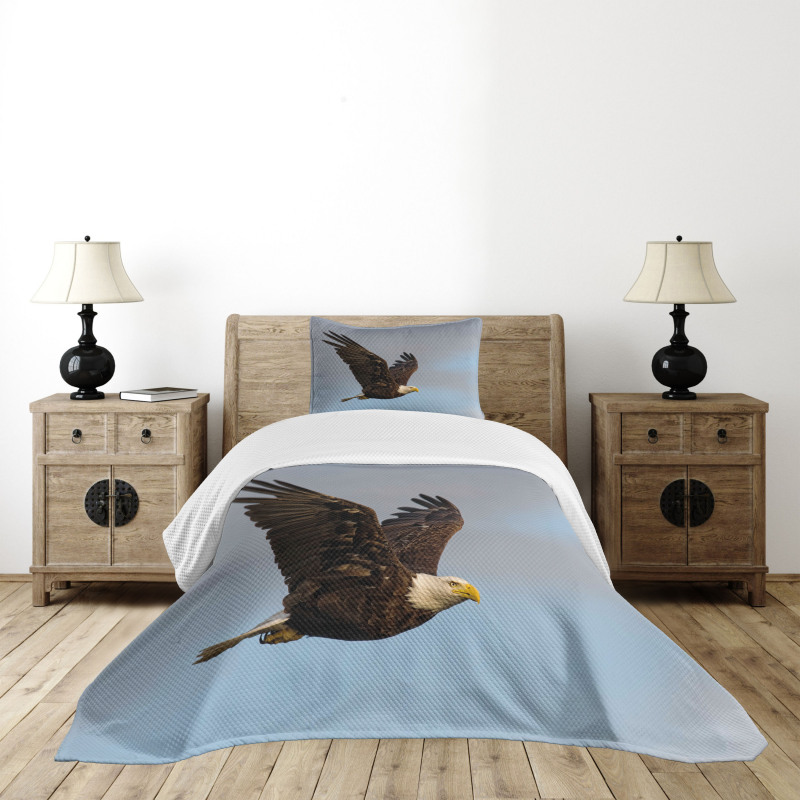 Hunter Bird in Open Sky Bedspread Set