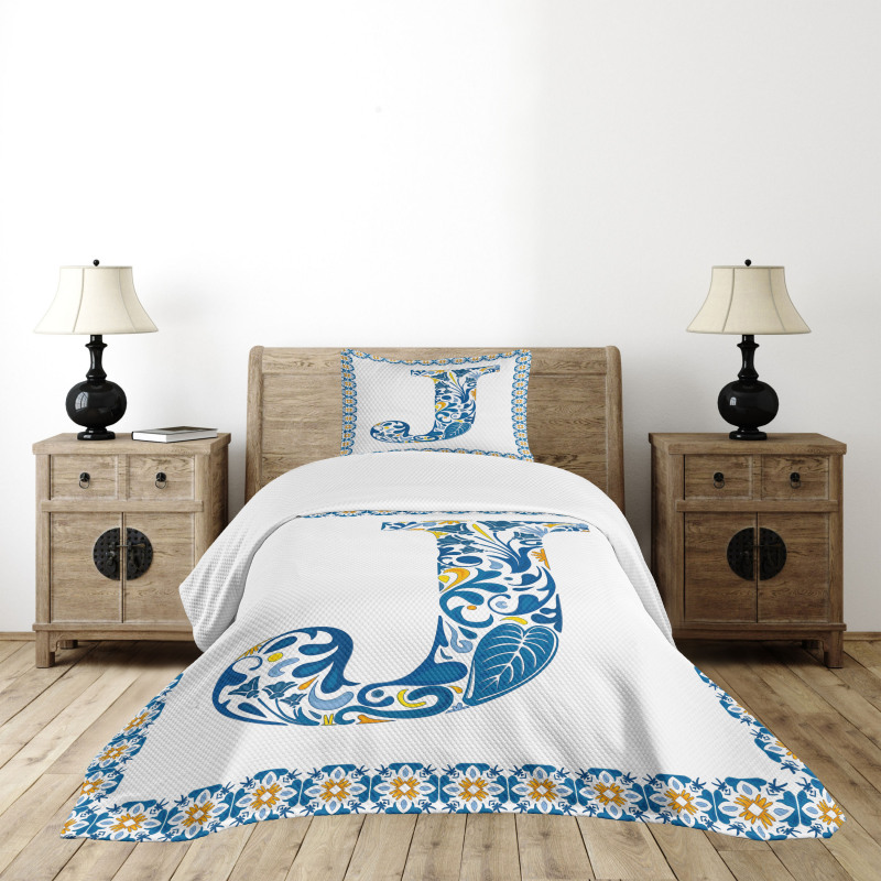 Graphic Illustration J Bedspread Set